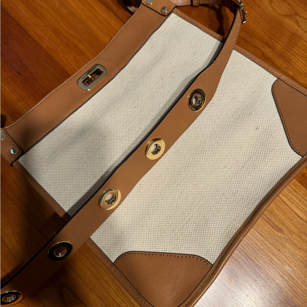 Michael Kors beautiful tan handbag - Picture 13 of 16